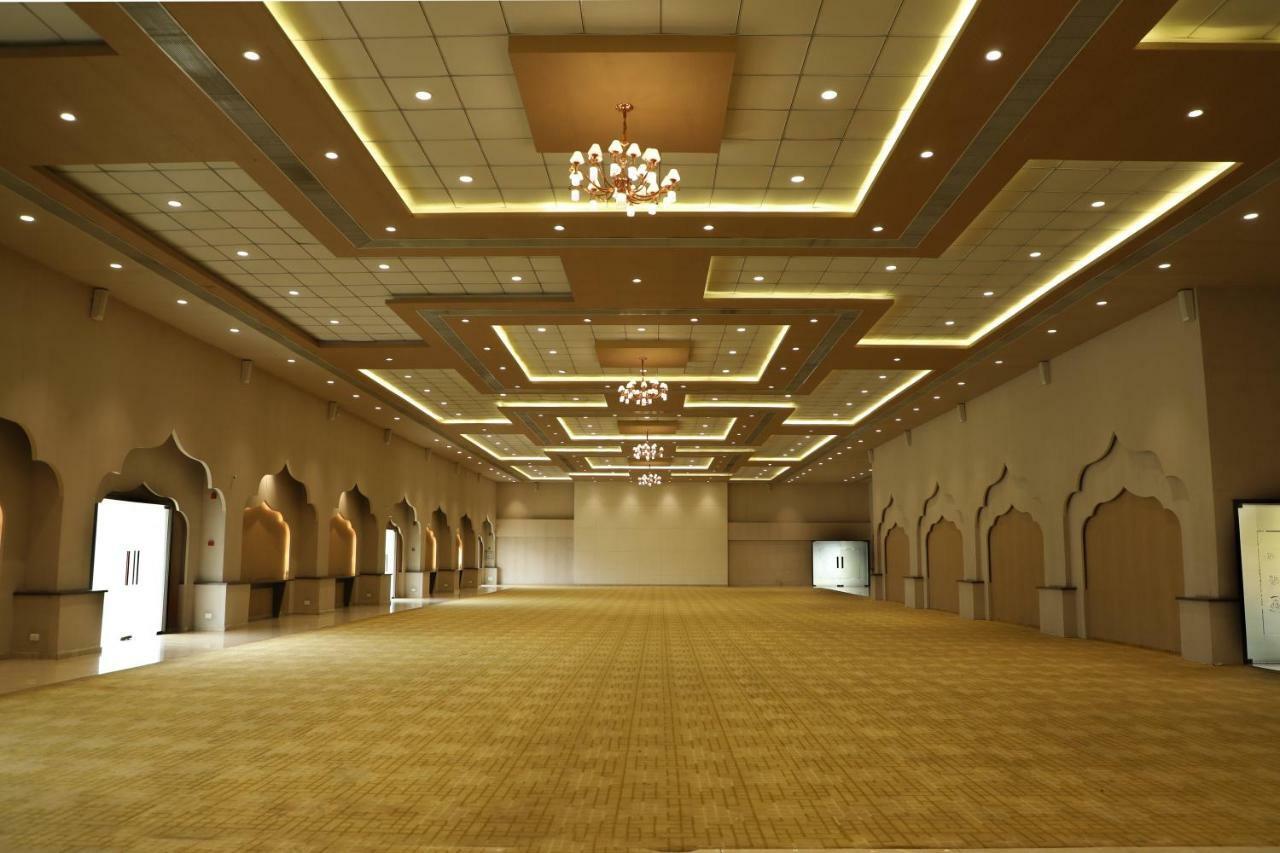 Sunnys World Hotel Pune Exterior foto